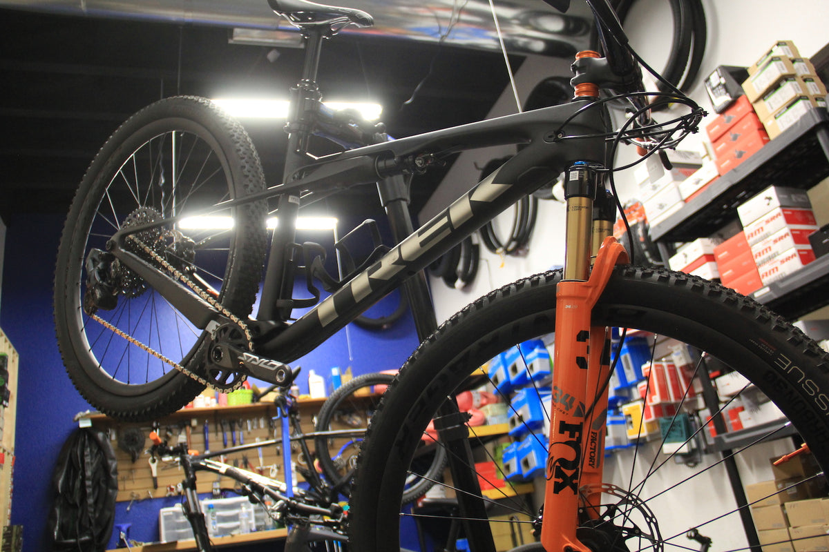 TREK SUPERCALIBER BLK ML CUSTOM BUILD – Valley MTB